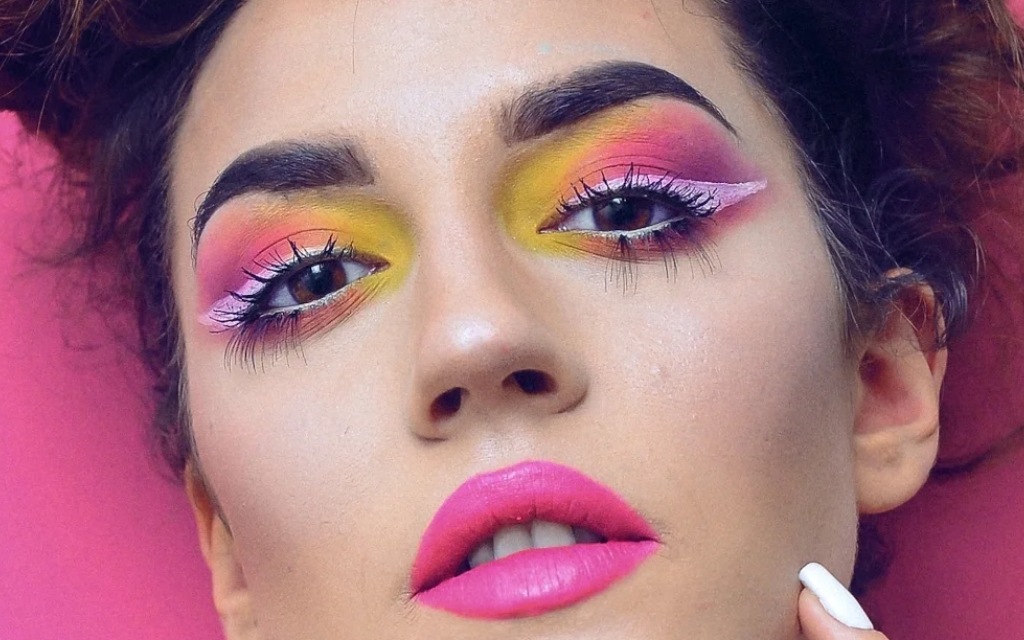 Makeup Trends for Every Season: Stay Ahead of the Curve